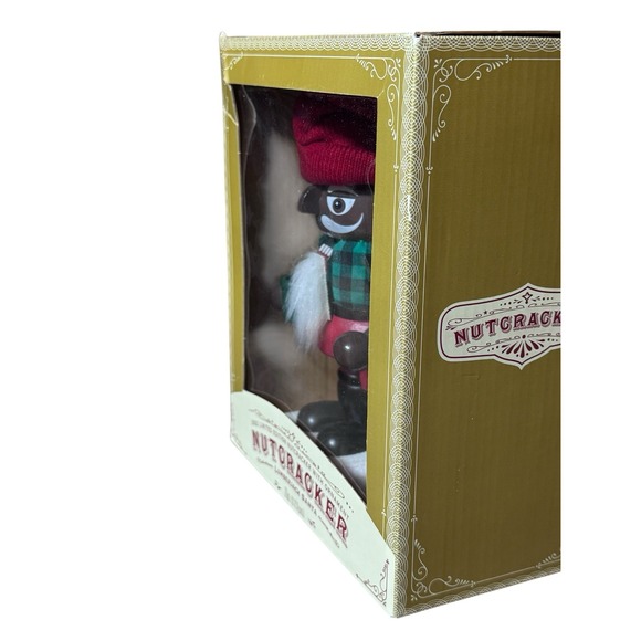 2022 Limited Edition Lumberjack Santa Nutcracker with Ornament World Market - Picture 4 of 6